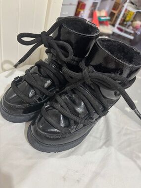 Boots Inuikii